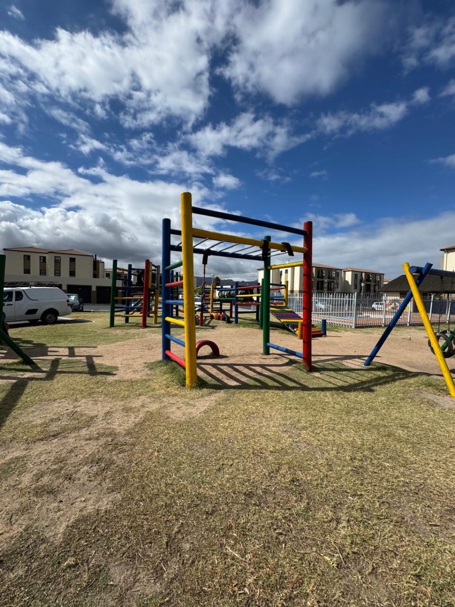 To Let 1 Bedroom Property for Rent in Guldenland Western Cape